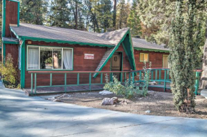 Serene Cabin with Hot Tub Less Than 1 Mi to Bear Mountain! Big Bear Lake